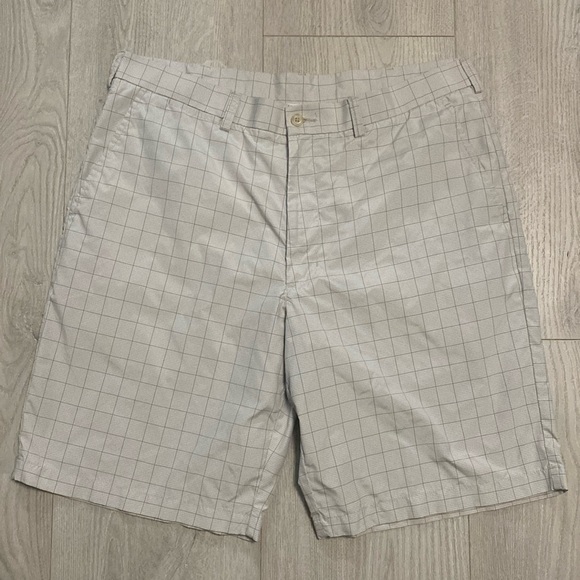 🔥BUNDLE SALE 36 Ben Hogan performance hybrid quick dry flat front golf shorts - Picture 1 of 4